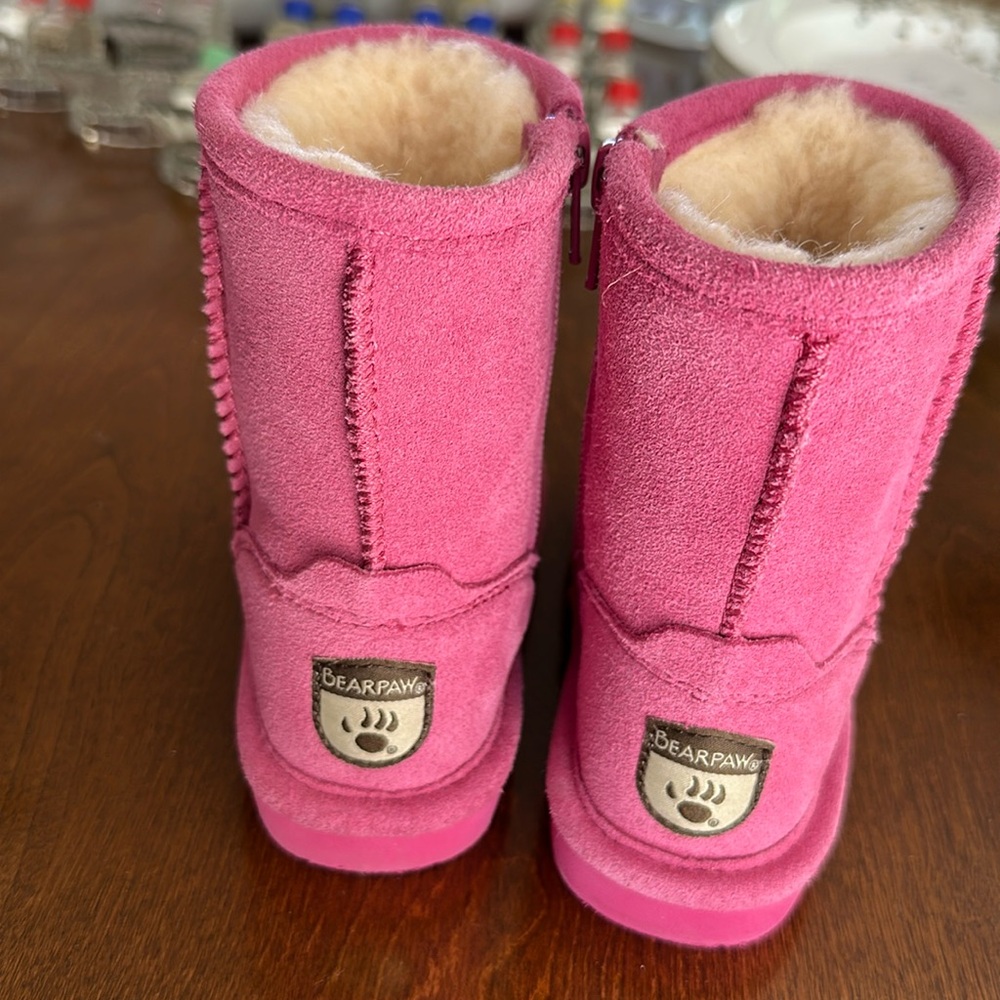 Like new Bear Paw boots